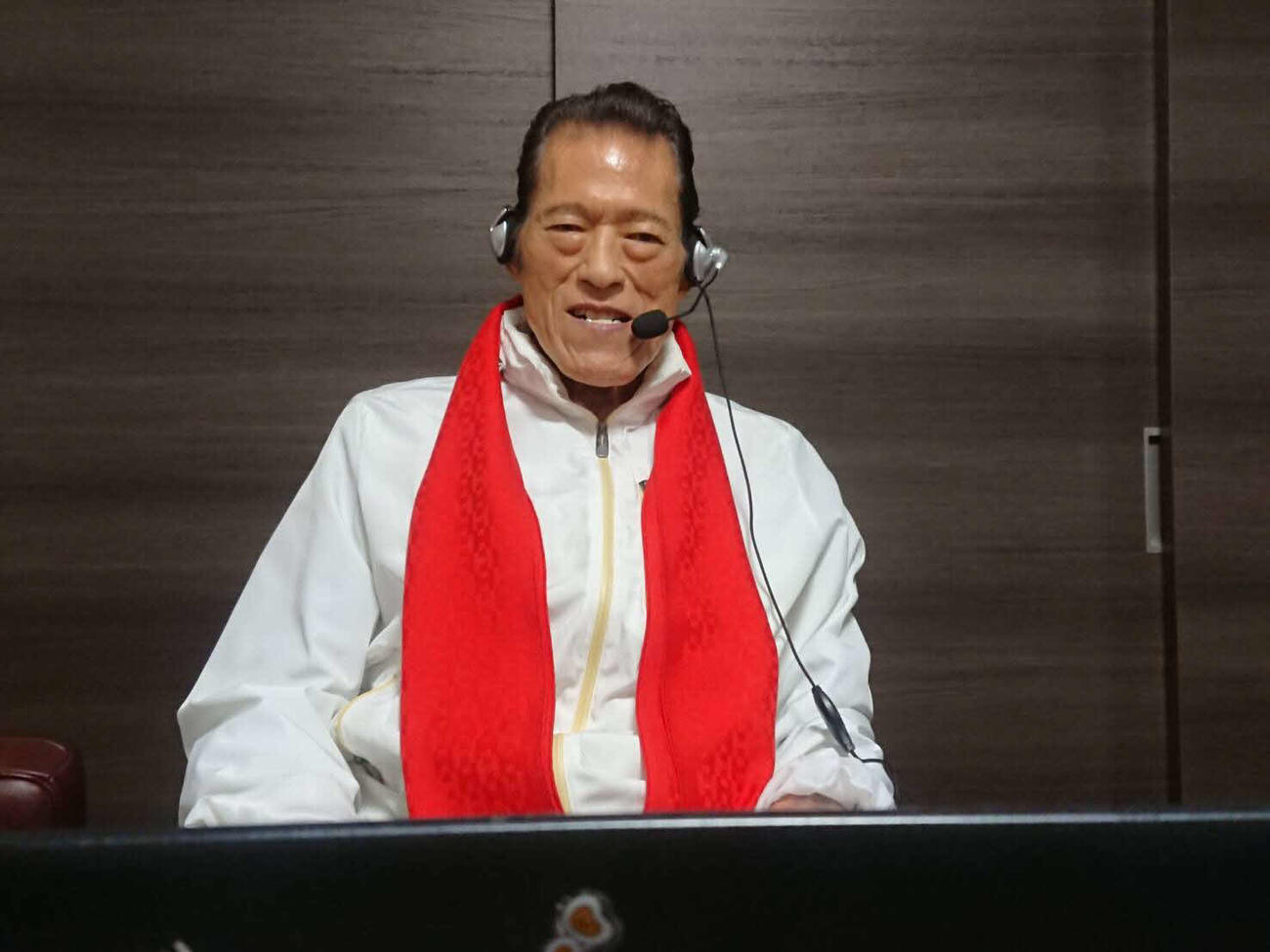 インタビューに応じるアントニオ猪木氏（コーラルゼット株式会社提供）