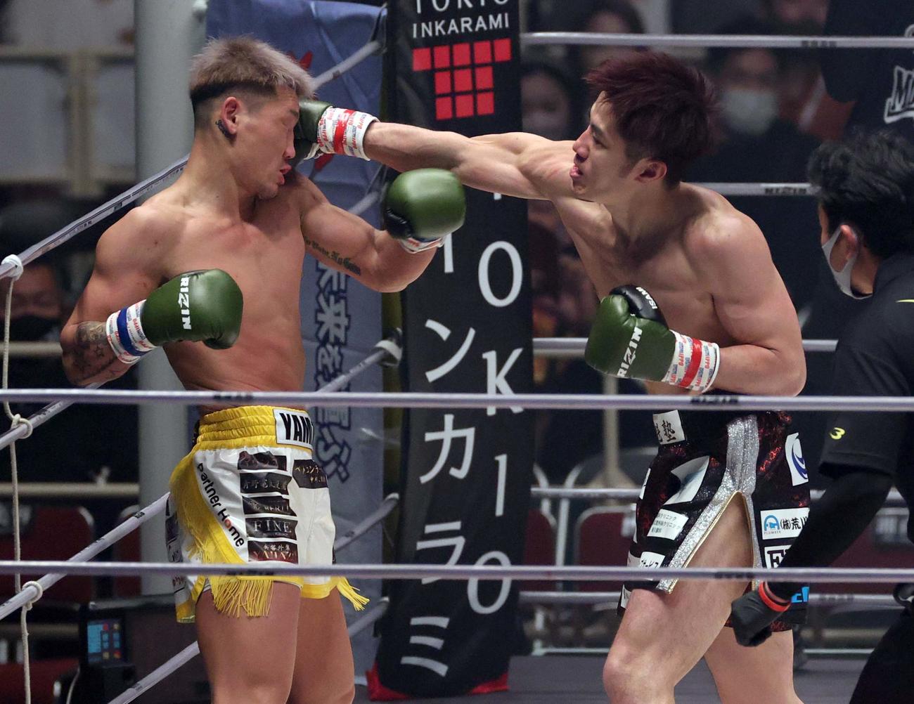 憂也（左）は洋輔YAMATOにTKOで勝利した（撮影・上田博志）