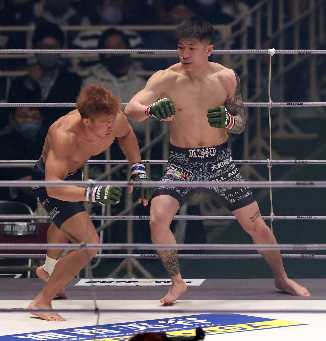 RYUKI（右）は山本歩夢にTKO勝利した（撮影・上田博志）