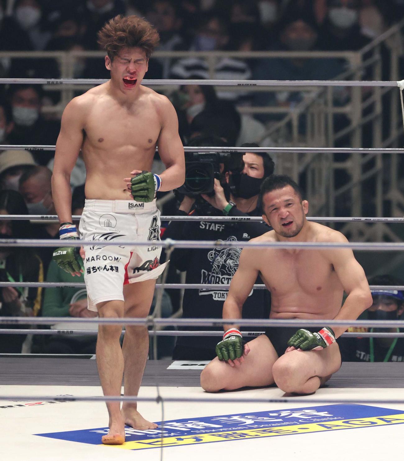 中村大介（右）に勝利した山本空良（撮影・上田博志）