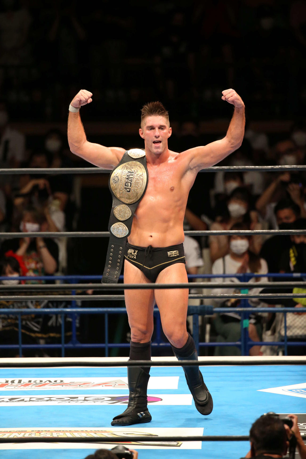鷹木に勝利し、観客にアピールするザック・セイバーJr.（2021年9月23日撮影）