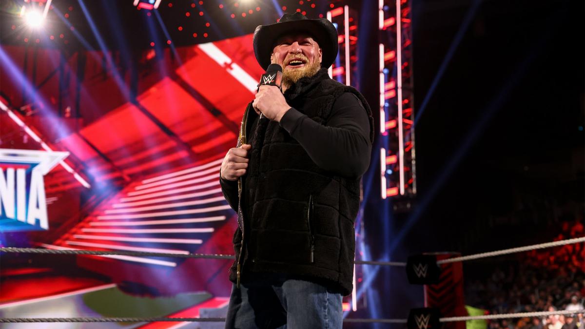 リング上でレッスルマニア38大会での王座統一に自信を示したWWEヘビー級王者レスナー（C）2022　WWE，　Inc.　All　Rights　Reserved.