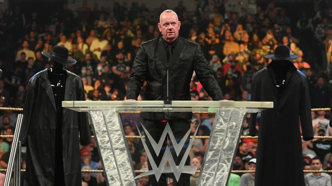 22年度WWE殿堂入り式典でスピーチしたジ・アンダーテイカー（C）2022 WWE, Inc. All Rights Reserved.