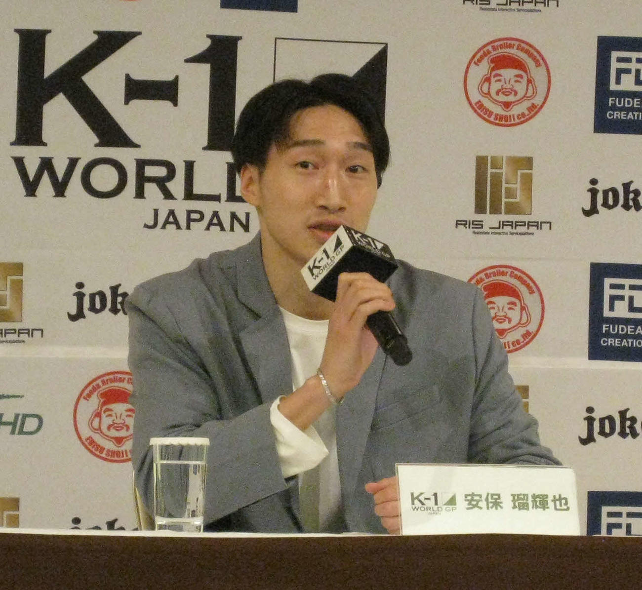 「俺は野杁選手しか見ていない」という安保瑠輝也（撮影・吉池彰）