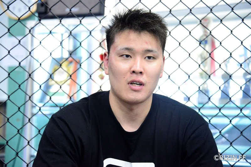公開練習後のインタビューに応える上田（提供・RIZIN FF）