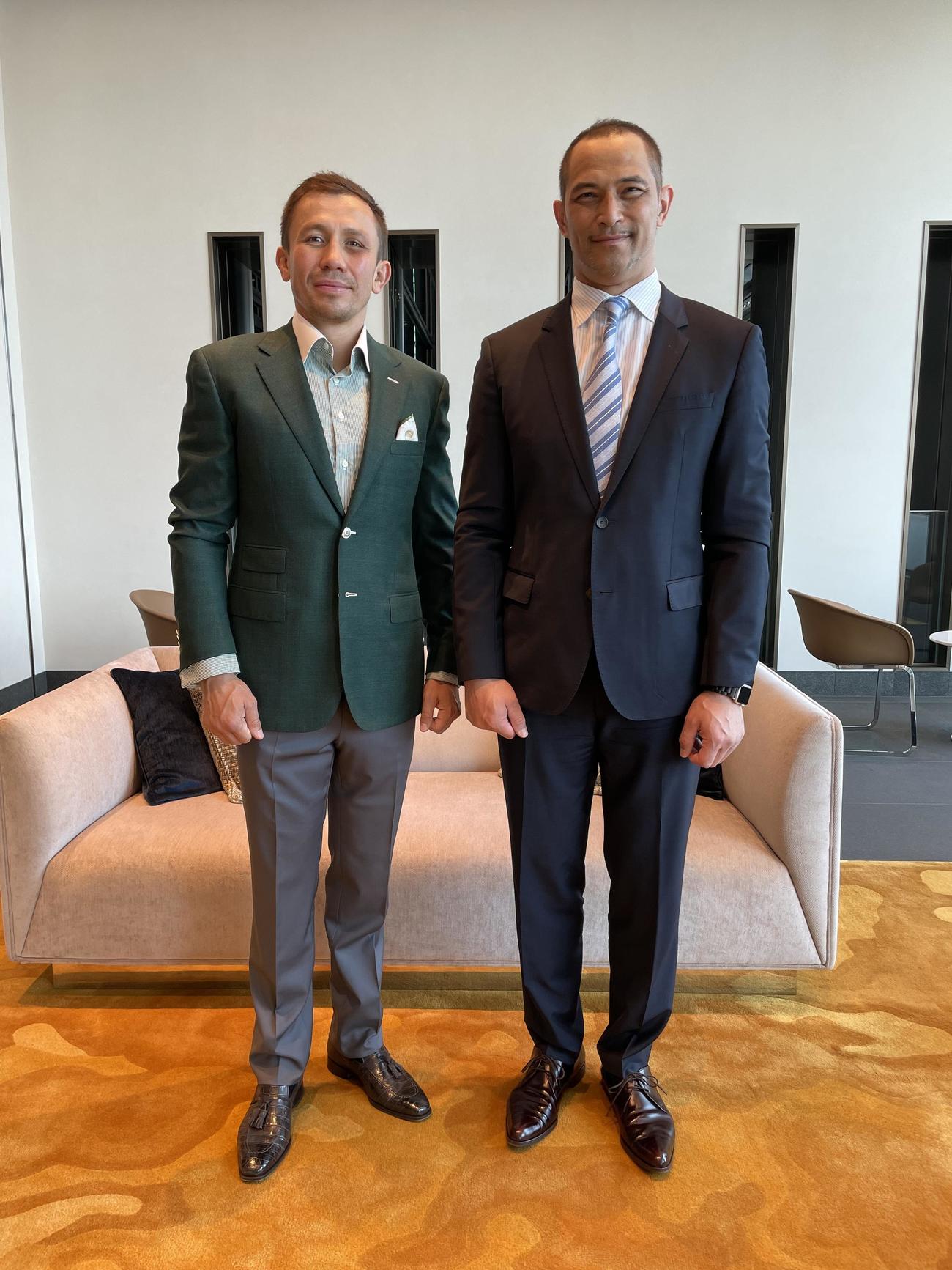 室伏スポーツ庁長官（右）と対面した2団体統一ミドル級王者ゴロフキン（帝拳ジム提供）