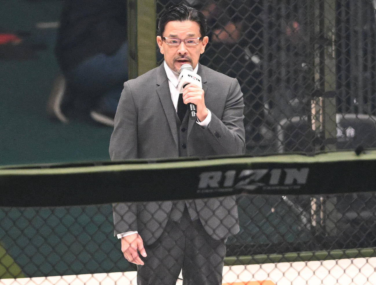 オープニングであいさつする榊原信行CEO（撮影・滝沢徹郎）