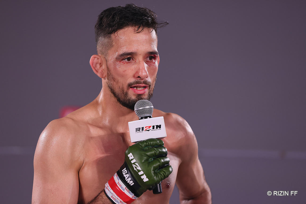 勝利したクレベル（C）RIZIN.FF