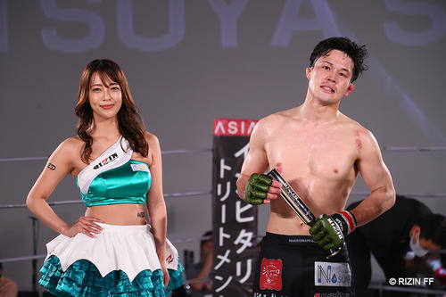 勝利した関鉄矢（C）RIZIN.FF