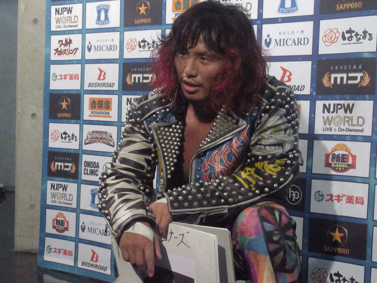 バックステージで試合を振り返る高橋（撮影・勝部晃多）