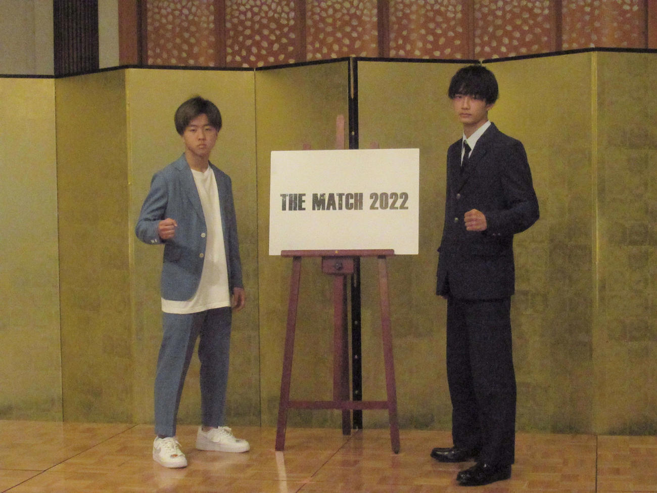 対戦が決まった那須川龍（左）と大久保（撮影・勝部晃多）