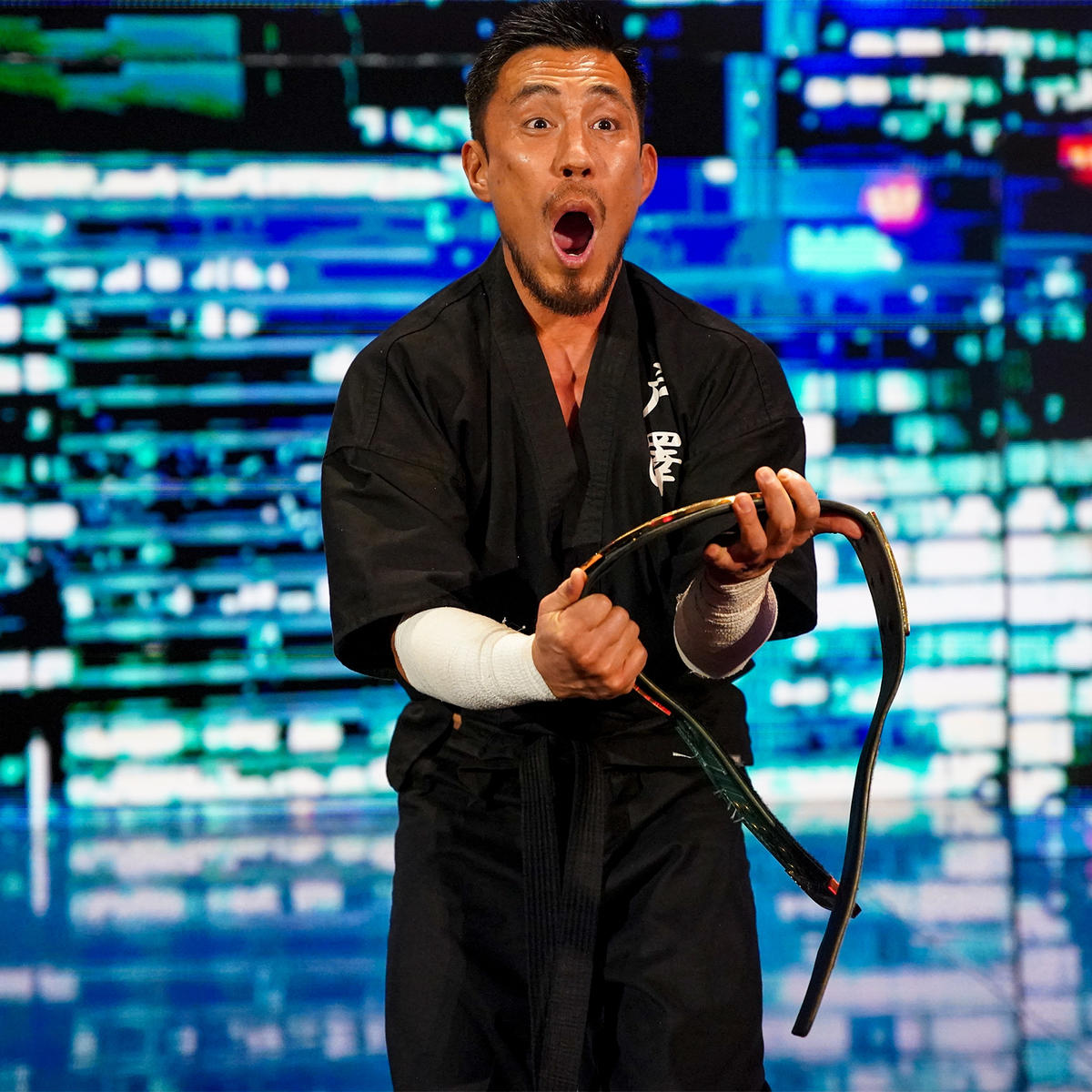 24／7王座ベルトを手に大喜びの戸沢陽（C）2022 WWE, Inc. All Rights Reserved.