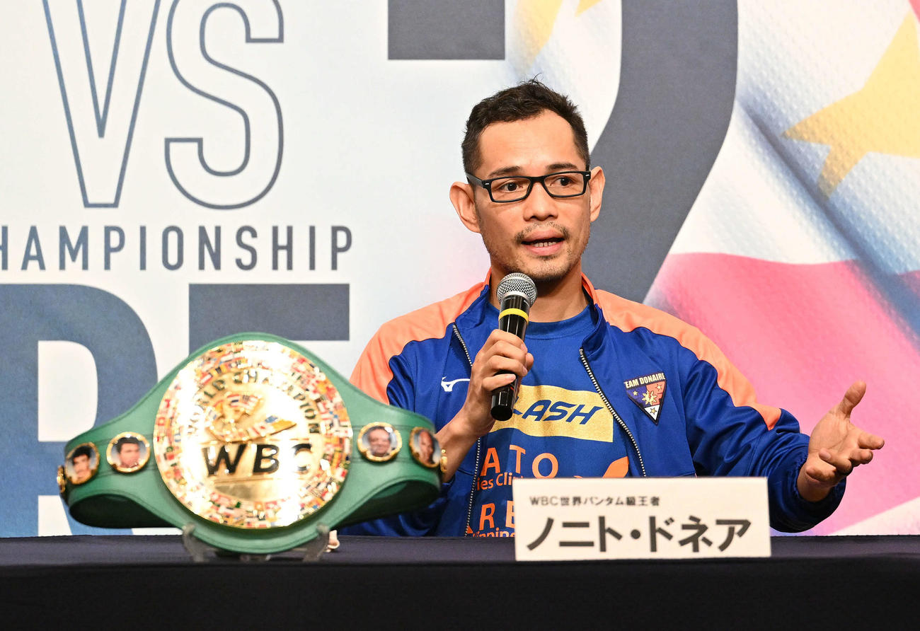 会見するドネア（撮影・滝沢徹郎）