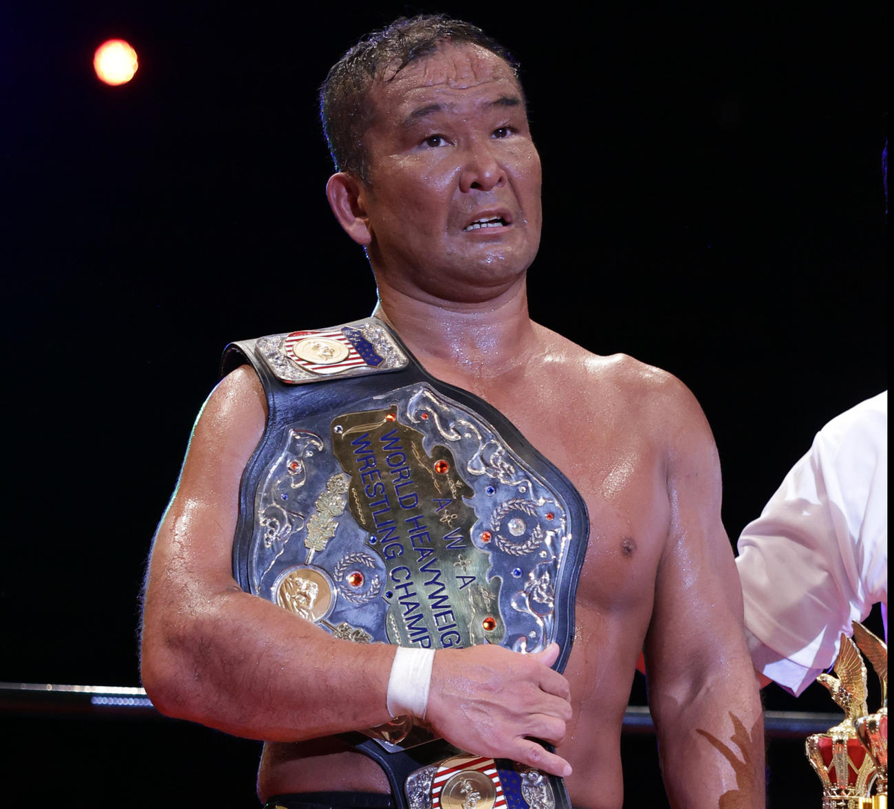 杉浦を下し世界ヘビー級選手権を制した田中（撮影・中島郁夫）