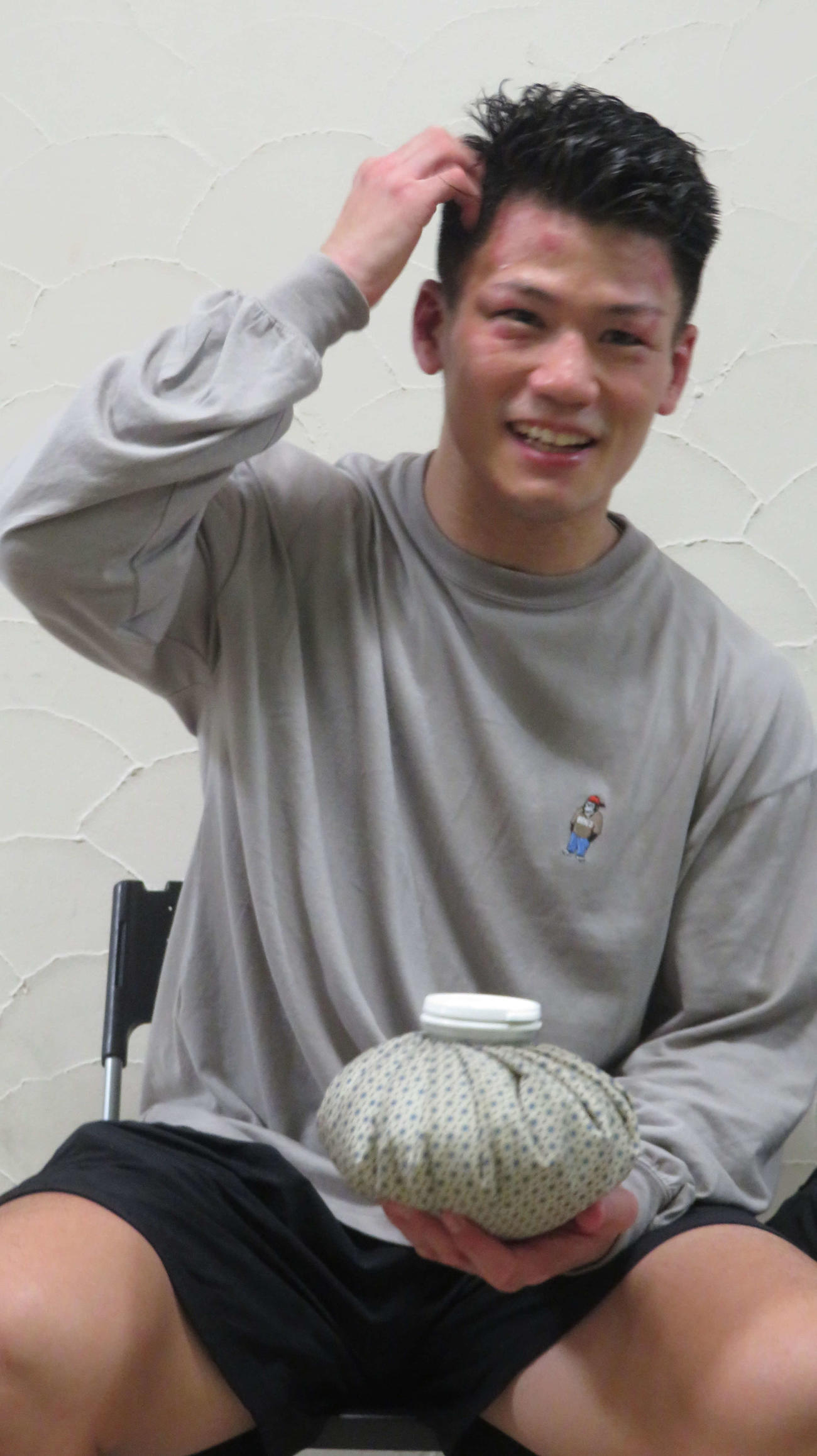 約7カ月ぶりの再起戦で判定勝ちし、安堵（あんど）の表情をみせた前WBOアジア・パシフィック・スーパーウエルター級王者井上岳志