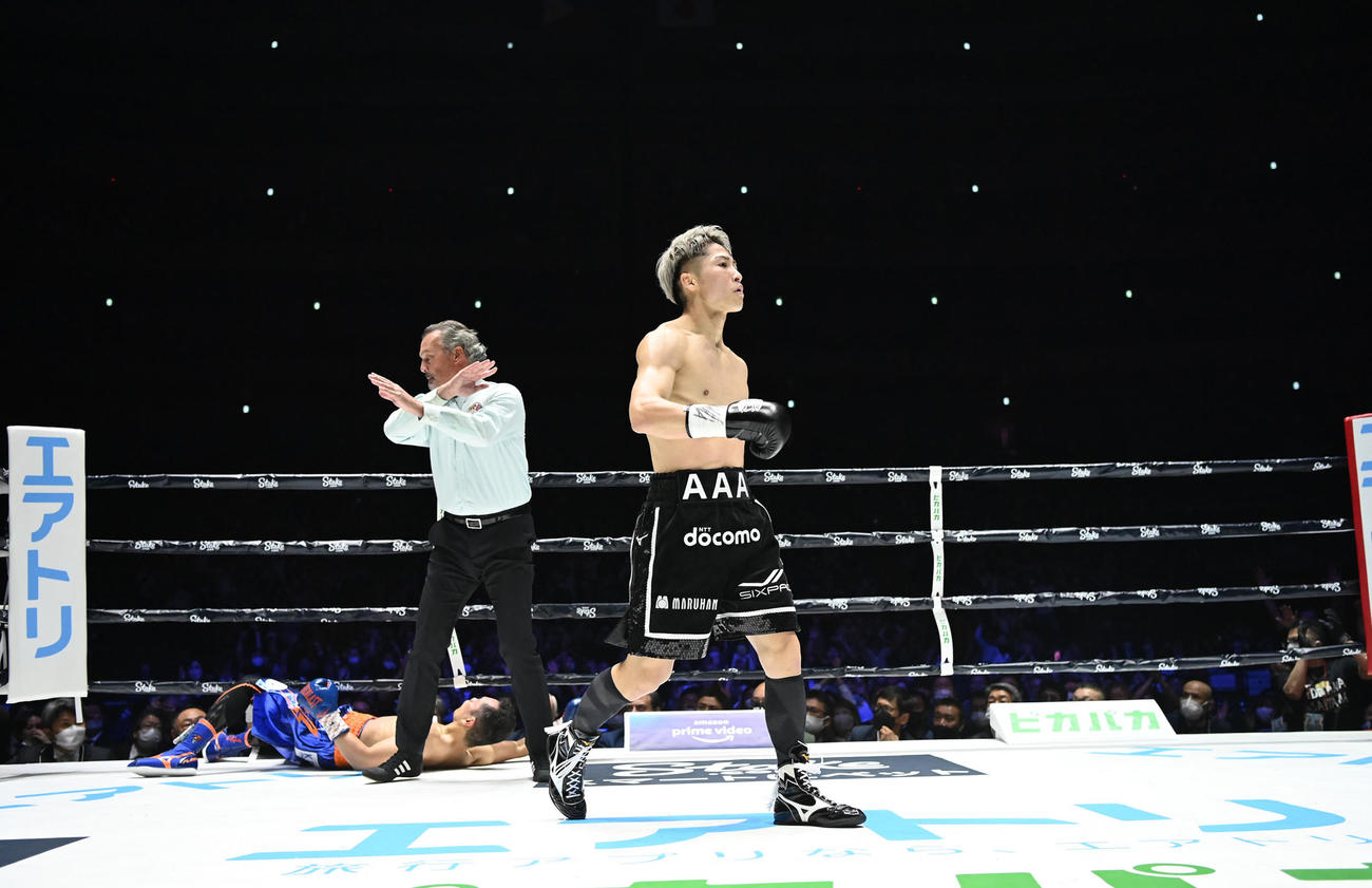 WBOアジア・パシフィック、日本スーパーバンタム級王座統一戦　井上尚弥対ノニト・ドニア　2回、ノニト・ドニアにTKO勝利した井上尚弥（代表撮影）