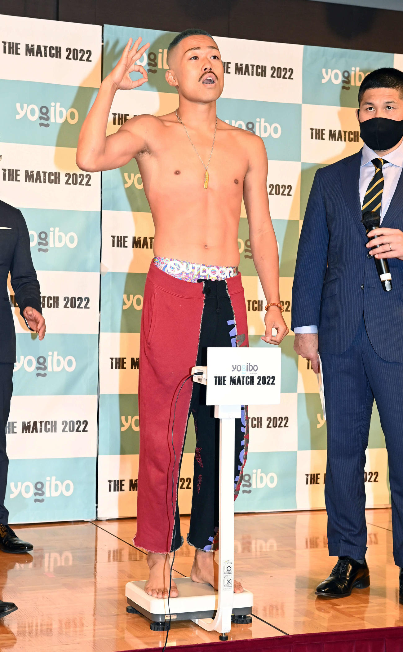 前日計量をパスした芦沢竜誠（撮影・たえ見朱実）