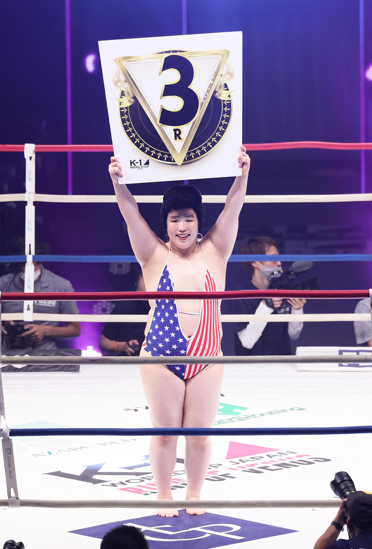 特別ラウンドガールを務めたゆりやんレトリィバァ（撮影・足立雅史）