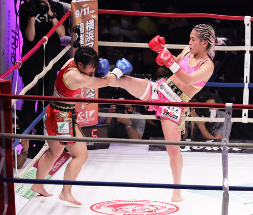 K 1 Girls登場 美の競演 王者kana初防衛 マンフレディko K1詳細 写真特集 バトルライブ速報写真ニュース 日刊スポーツ