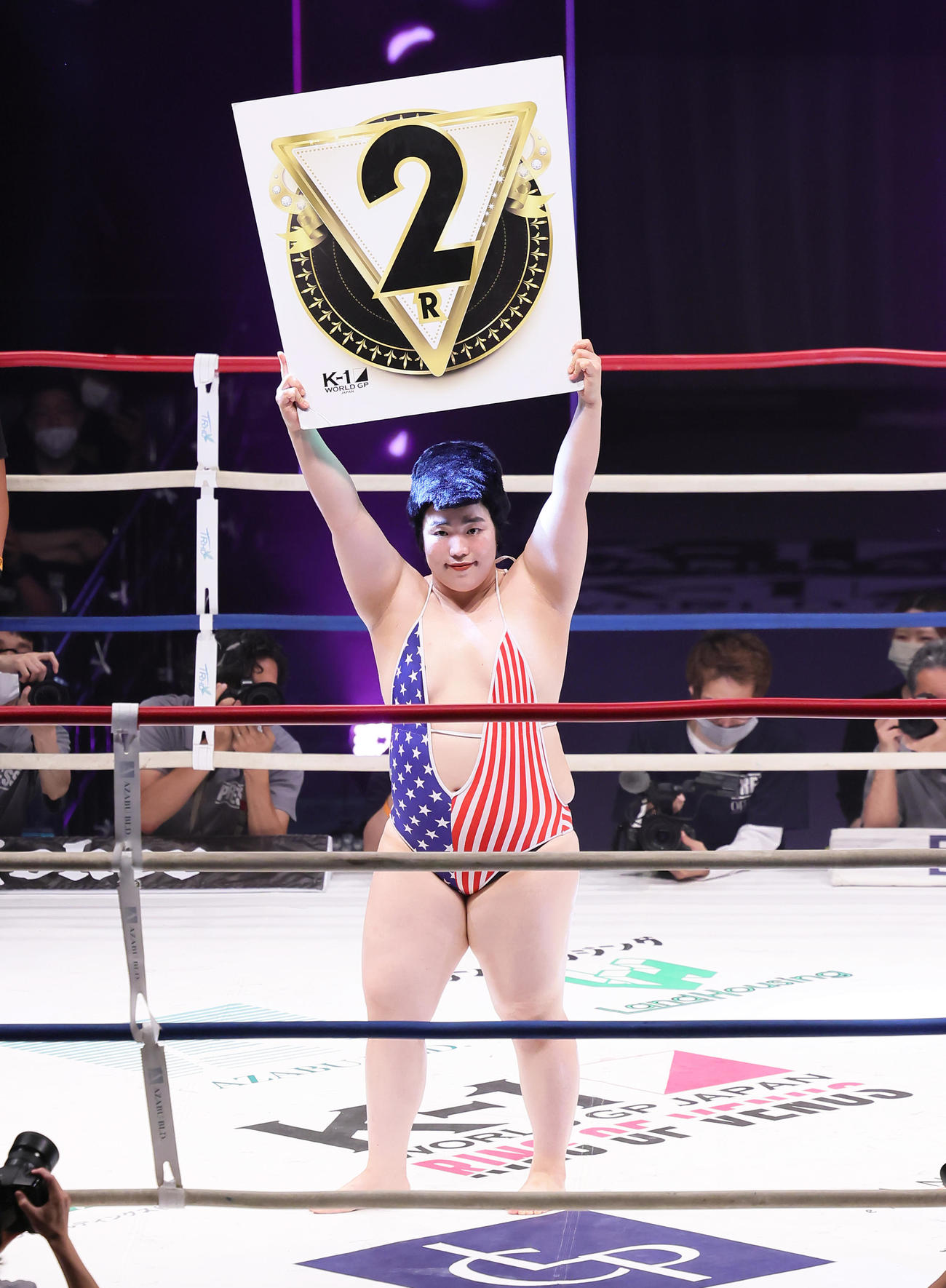 特別ラウンドガールを務めたゆりやんレトリィバァ（撮影・足立雅史）