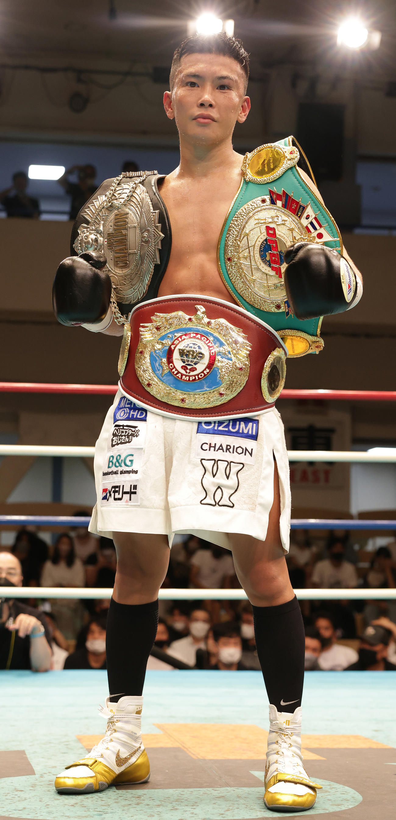 OPBF東洋太平洋、WBOアジアパシフィック、日本ライトフライ級統一王者に輝いた岩田（撮影・中島郁夫）