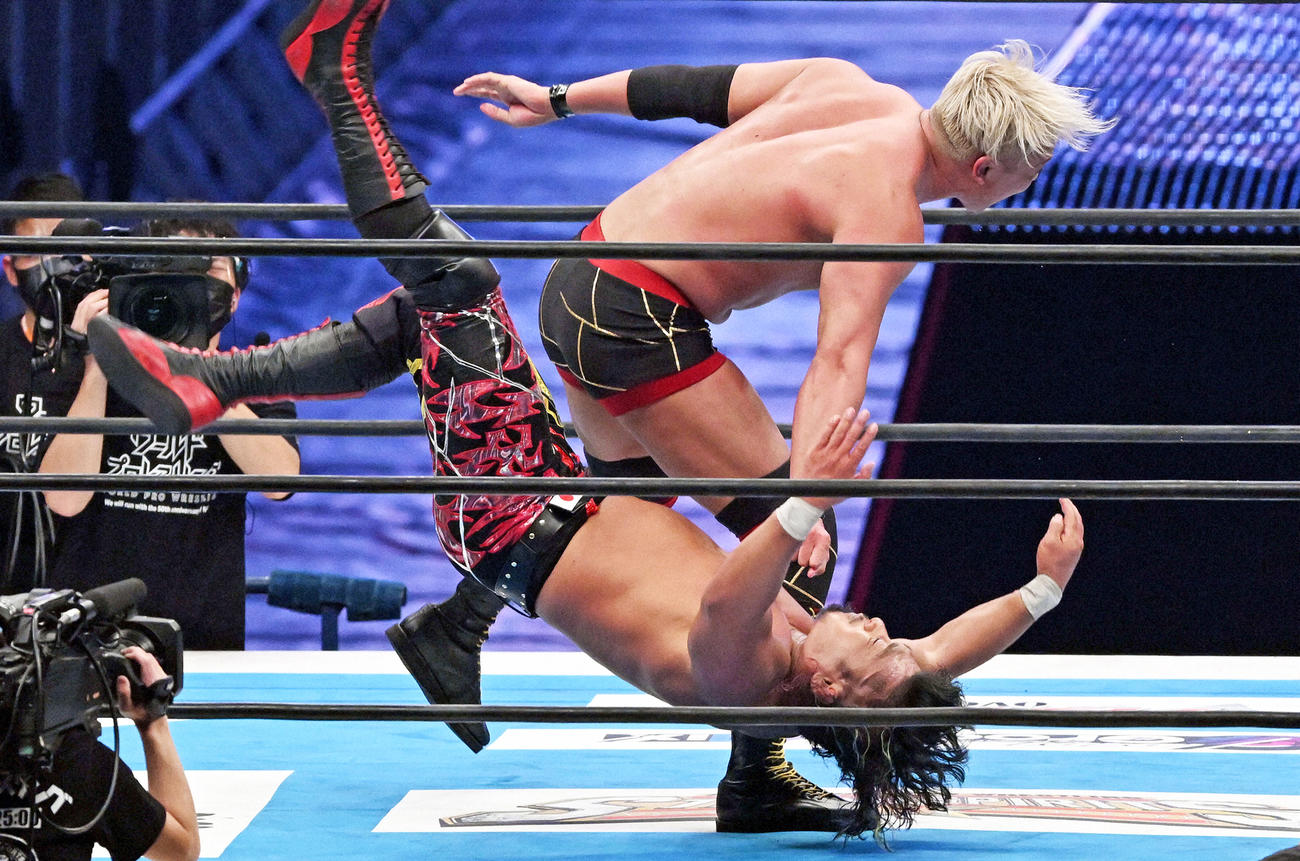 プロレスのリングは3本ロープ
