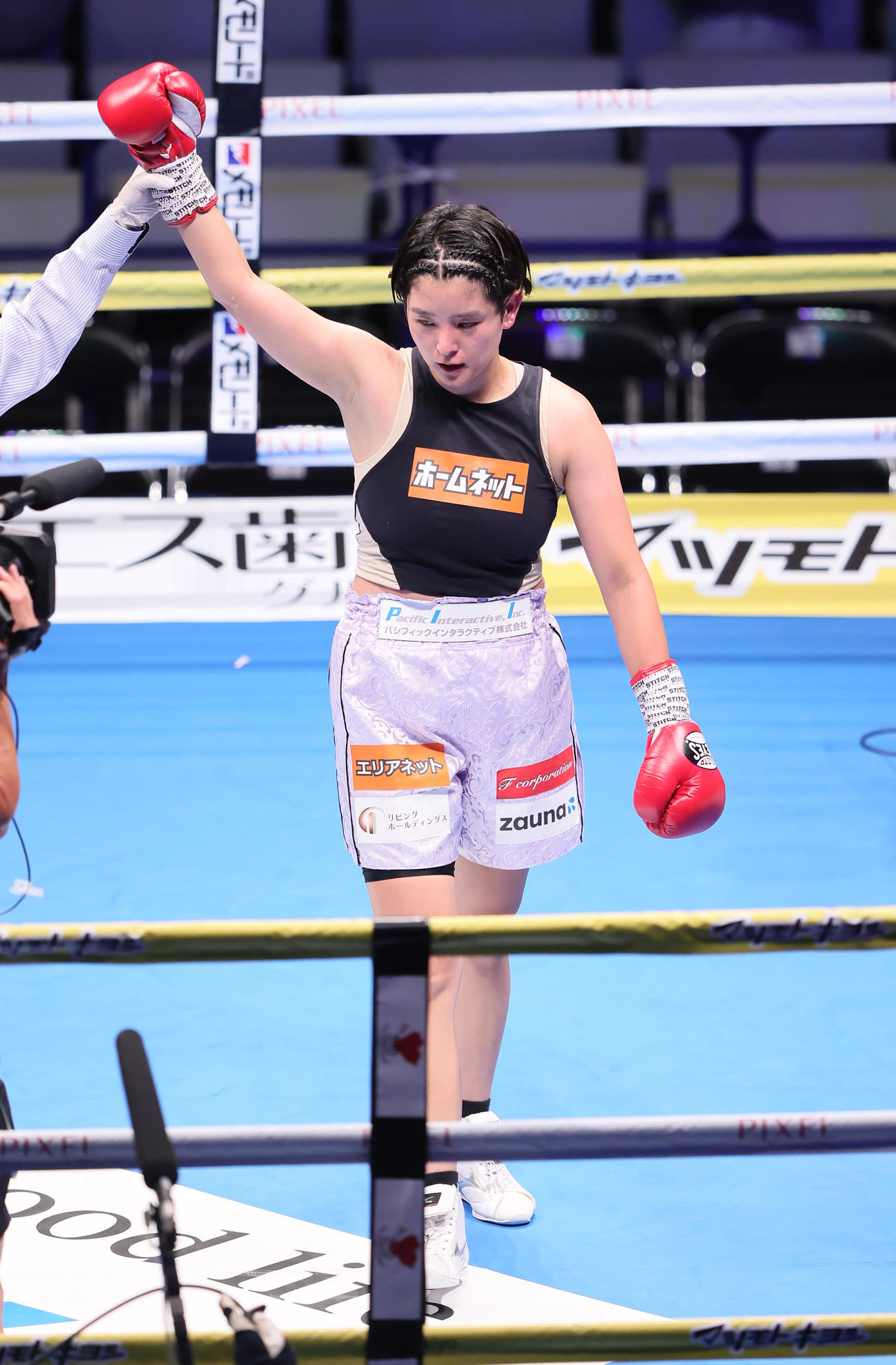 プロデビュー戦を判定勝ちで飾った伊藤（撮影・足立雅史）