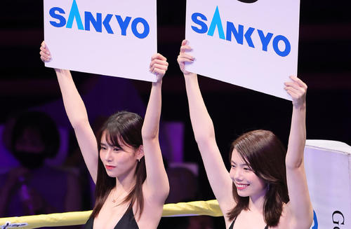 黒ビキニのラウンドガールがリング上を彩る 倭早希 ぽぽちゃん 波田妃奈がヒール姿で登場 ボクシング写真ニュース 日刊スポーツ