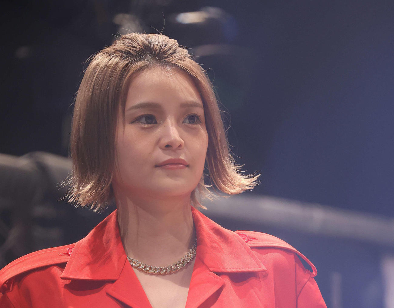 プレゼンターを務める喧嘩道ガールズちゃちゃ丸（撮影・河田真司）