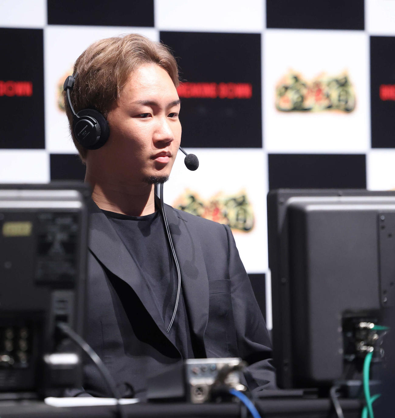 「Breakin Down5」の解説に臨む朝倉未来（撮影・河田真司）