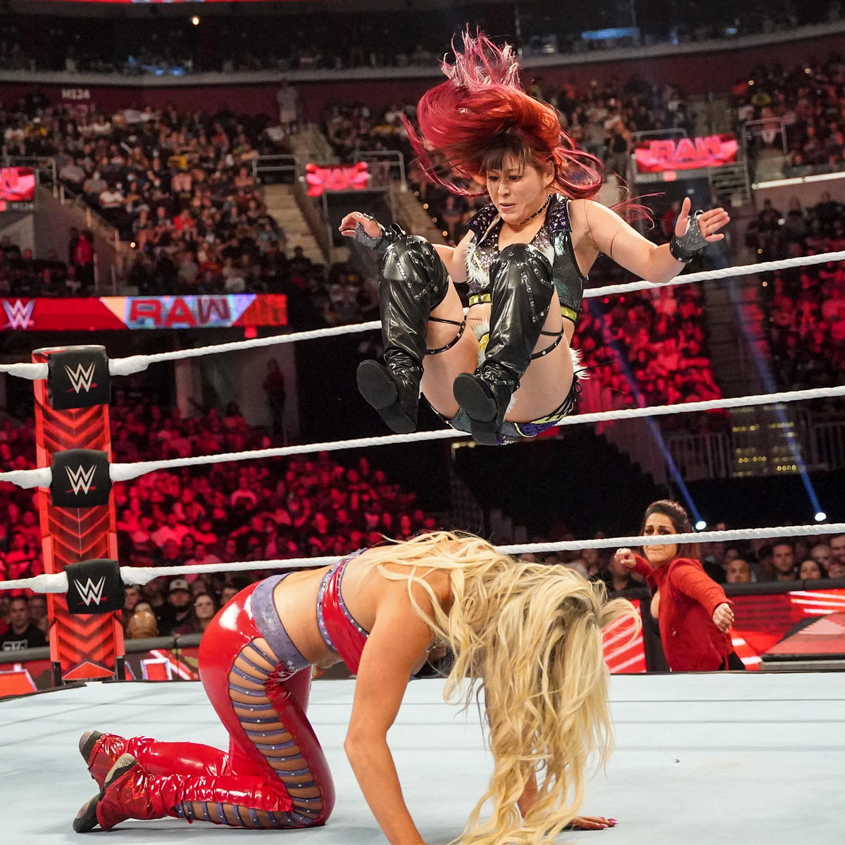 WWE】紫雷イオが新リングネーム「イヨ・スカイ」で大会初勝利 女子