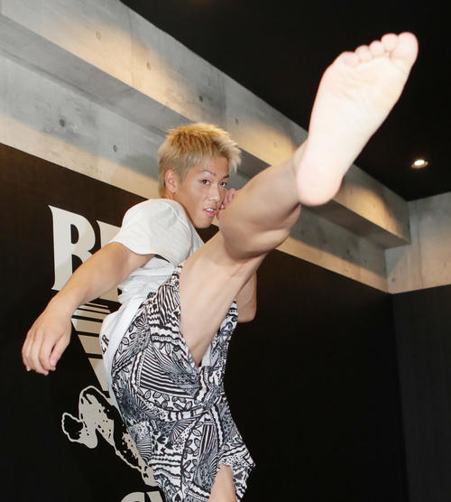 カズ次男 三浦孝太 ルックスなのかな ファン拡散の動画がきっかけでブアカーオとのエキシビ戦 格闘技写真ニュース 日刊スポーツ