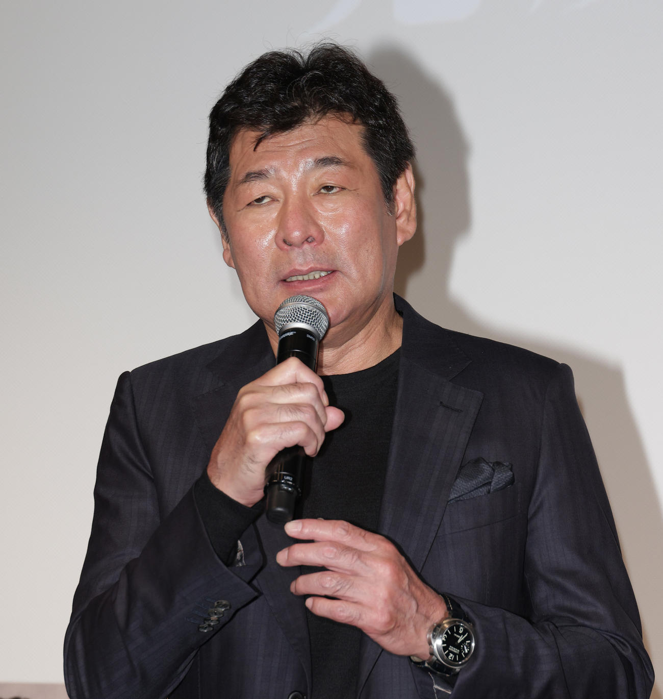 映画「AKAI」の舞台あいさつを行う赤井英和（撮影・中島郁夫）