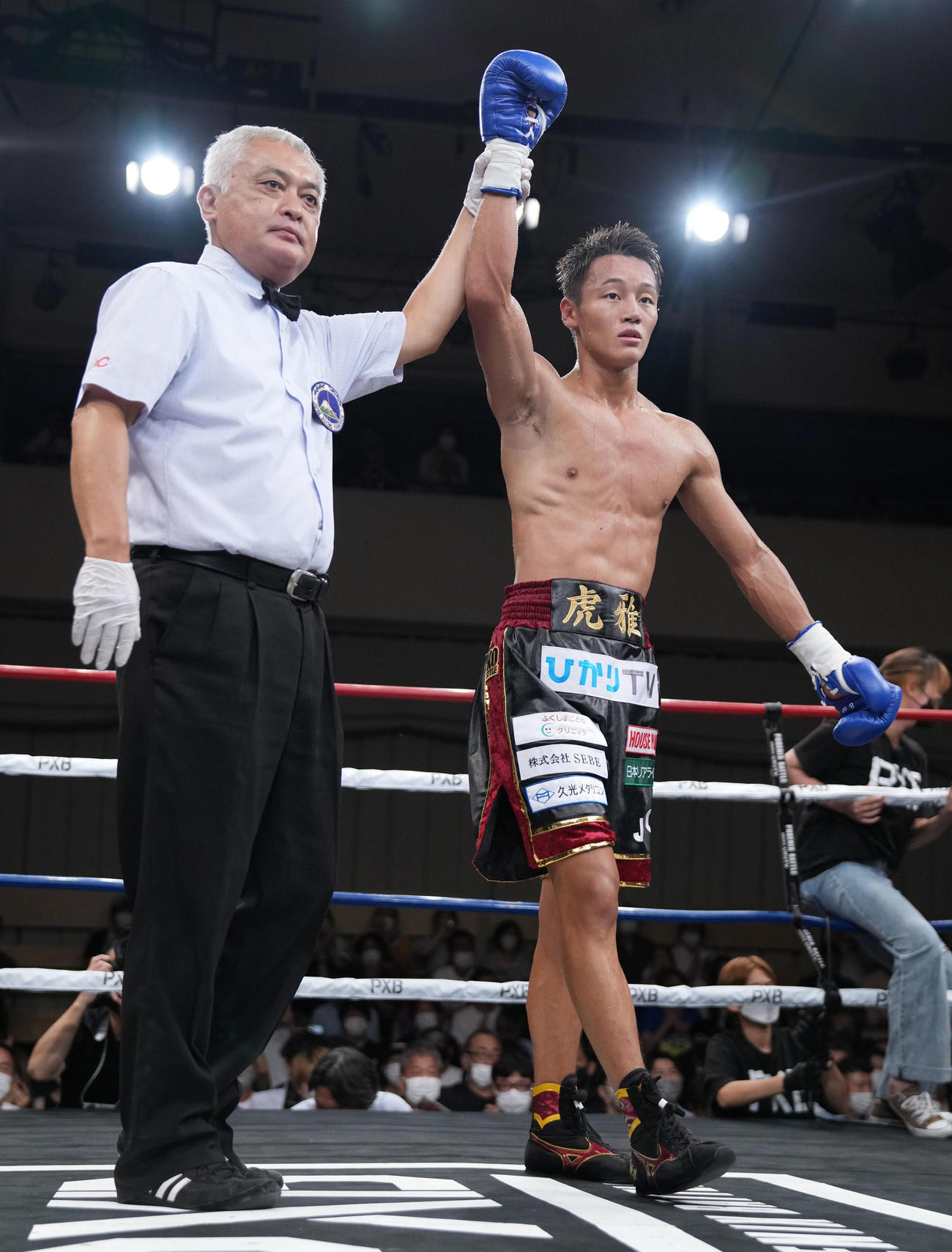 ジョン・ローレンス・オルドニオ対今永　4回KO勝ちを収めた今永（撮影・小沢裕）
