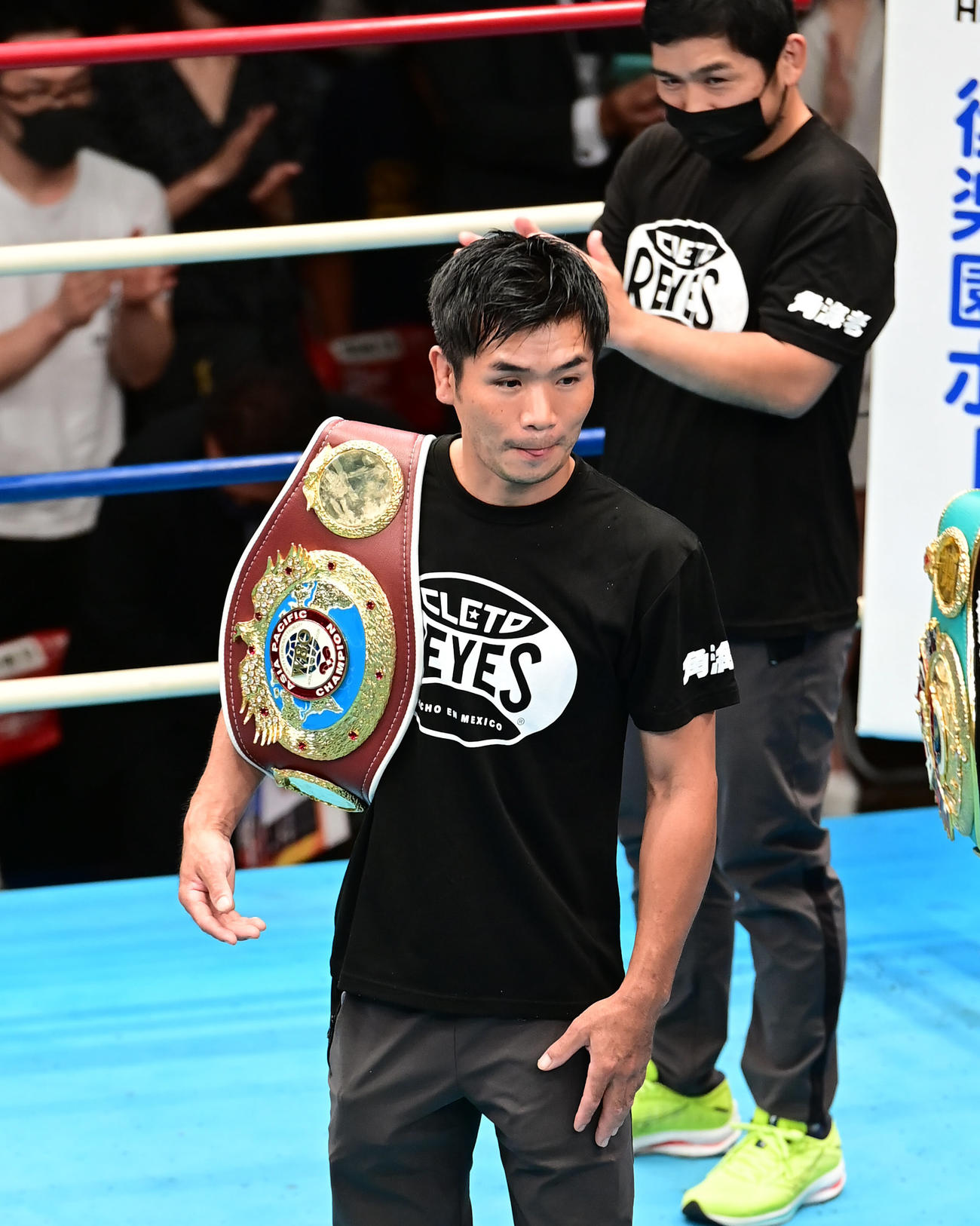 引退セレモニーに臨む福永（撮影・小沢裕）