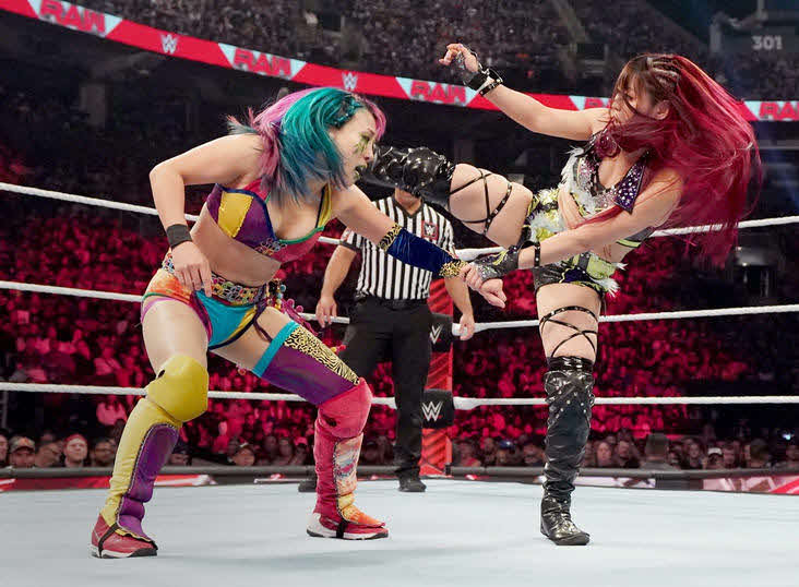30年ぶり英スタジアム大会でアスカ（左）組との6人タッグに臨むイヨ・スカイ（C）2022 WWE, Inc. All Rights Reserved.