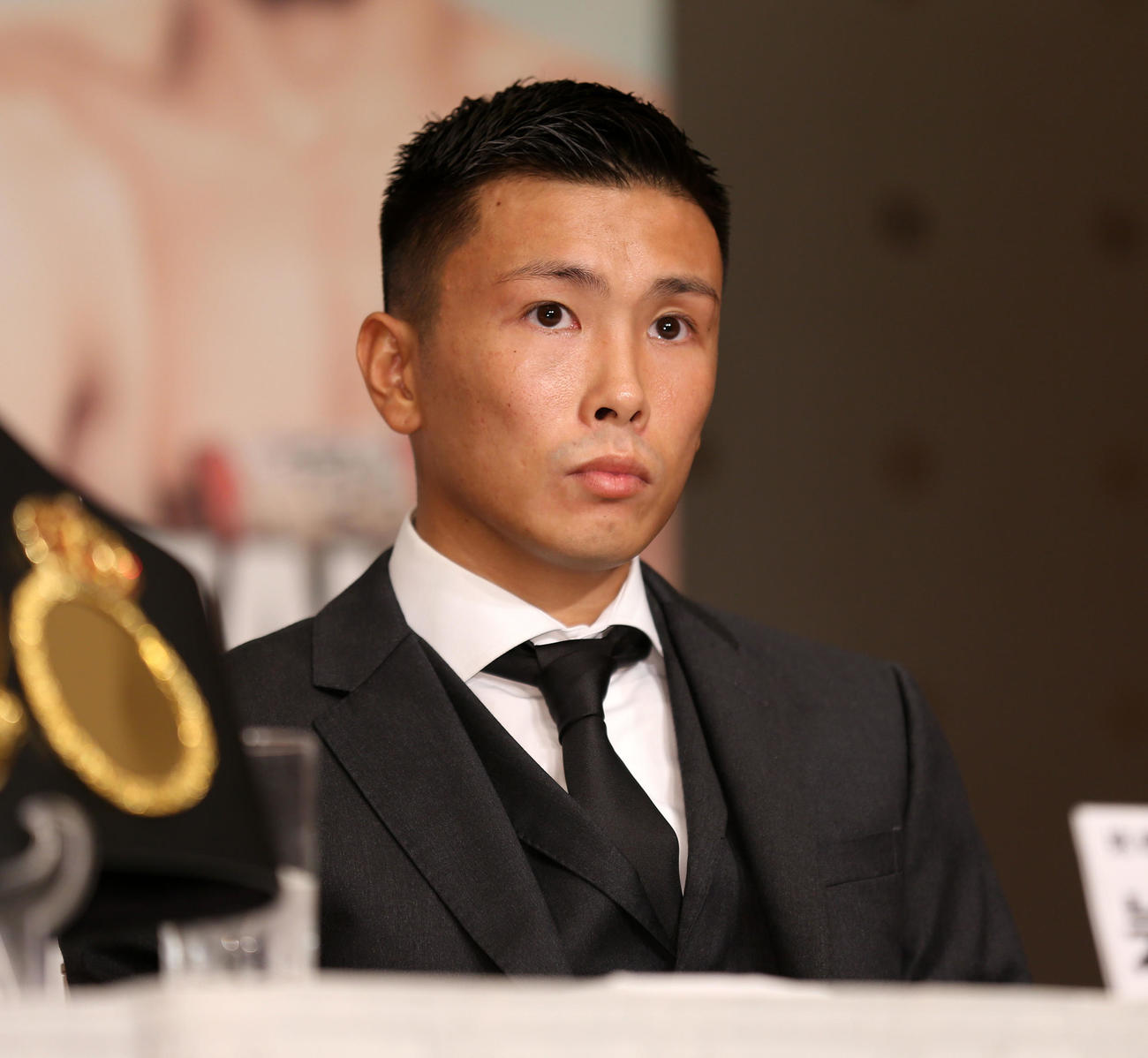WBO世界ライトフライ級タイトルマッチの会見に臨む岩田翔吉（撮影・宮地輝）