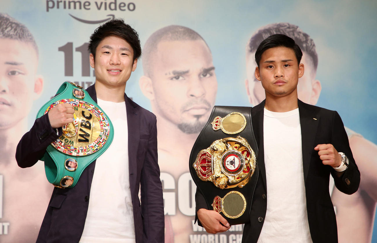 WBC・WBA世界ライトフライ級王座統一戦の会見に臨んだ寺地（左）と京口（撮影・宮地輝）