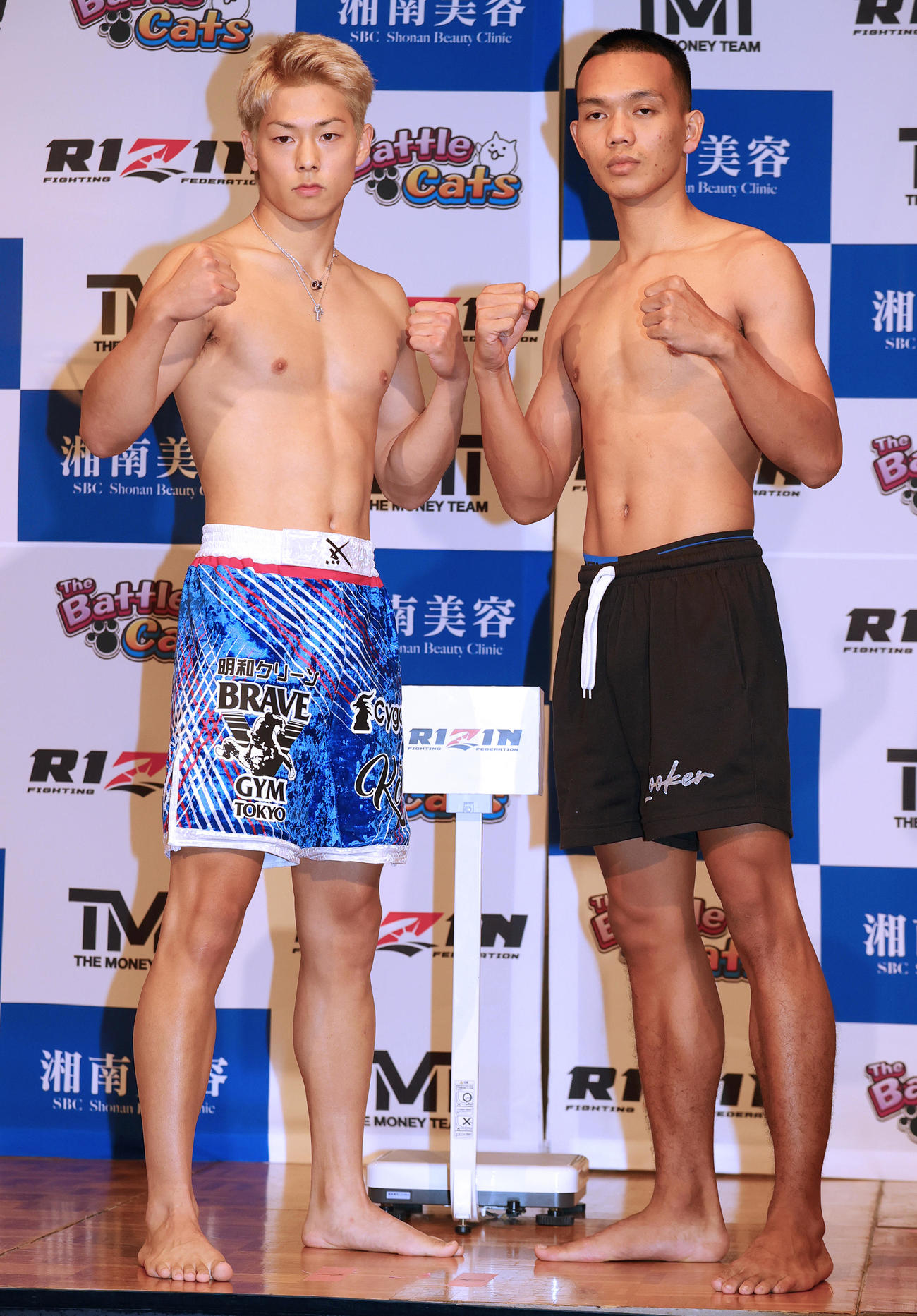 【RIZIN】カズ次男三浦孝太前日計量パス 日本代表ほうふつ青色ファイトパンツ姿で登場 - 格闘技写真ニュース : 日刊スポーツ
