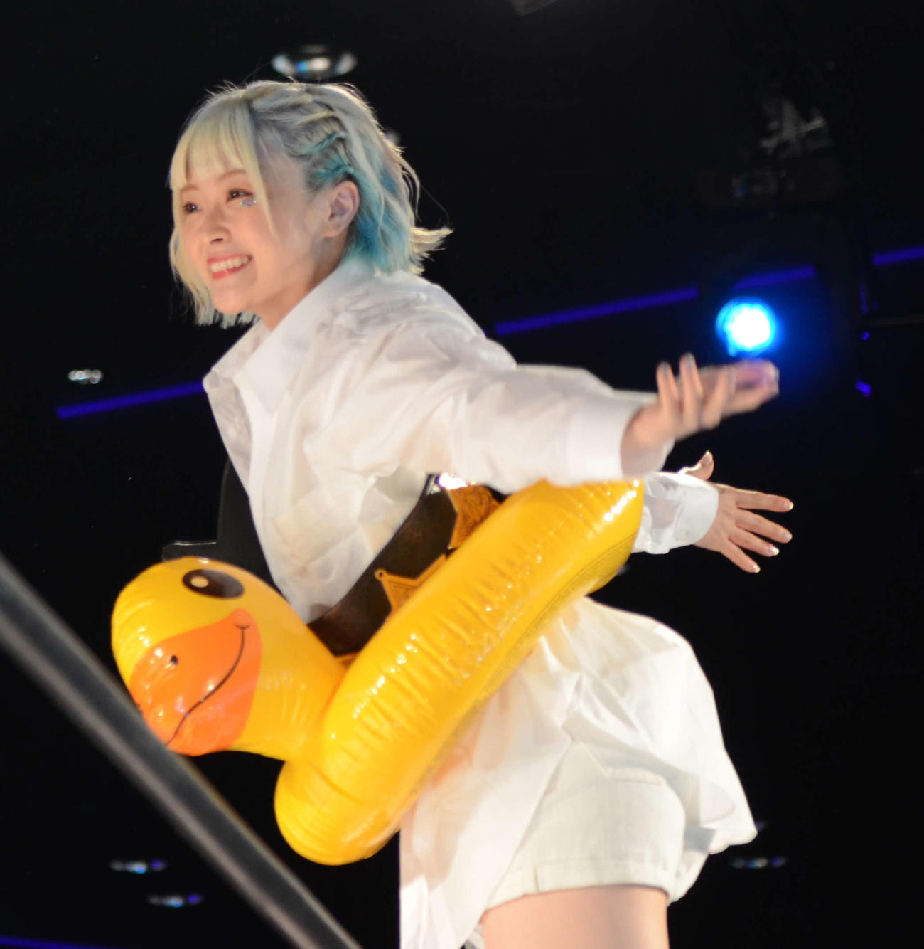 スターダム高田馬場大会　かわいいポーズを取るなつぽい（撮影・松熊洋介）