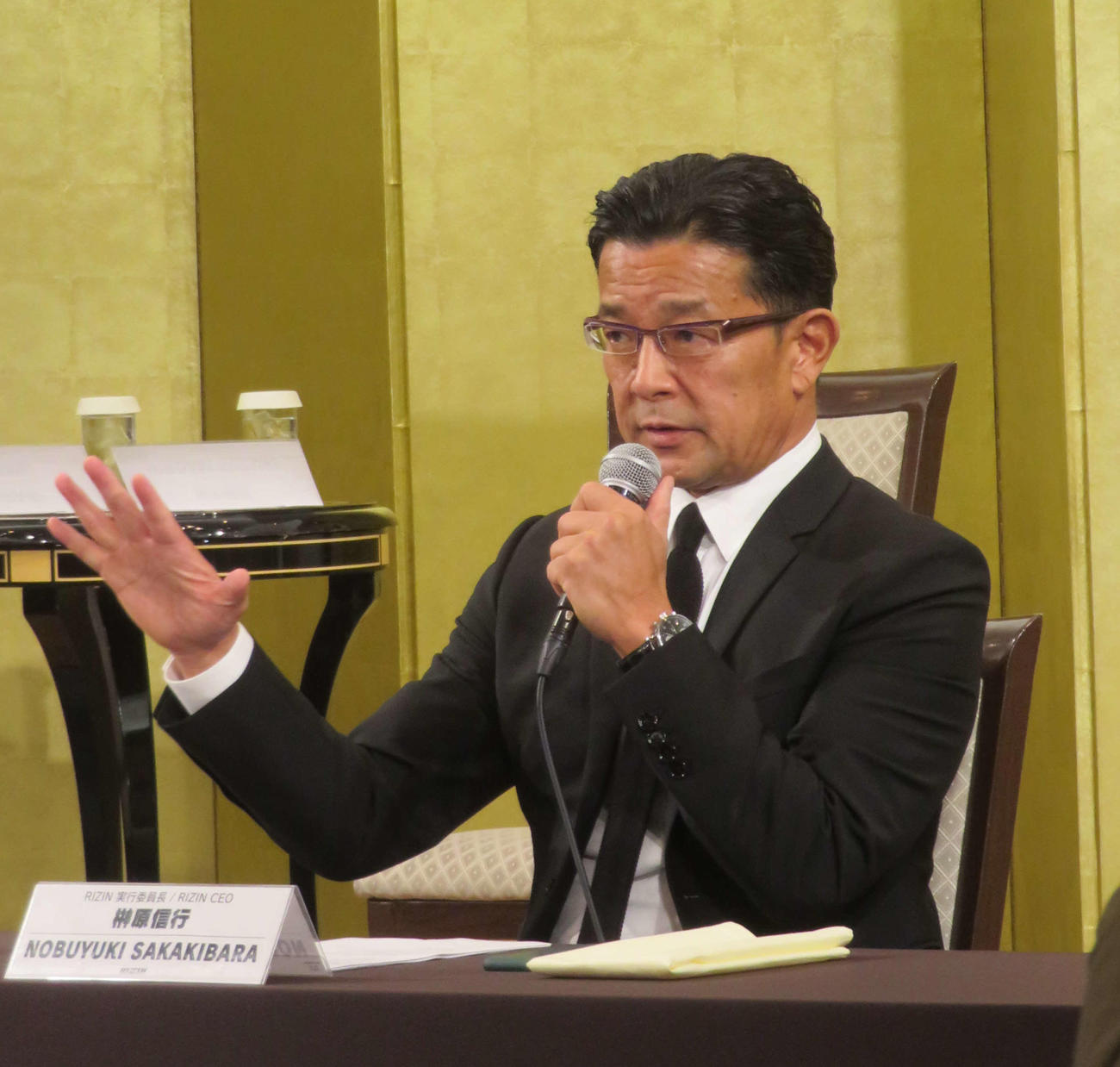RIZINランドマーク4大会の対戦カード発表会見に出席した榊原信行CEO