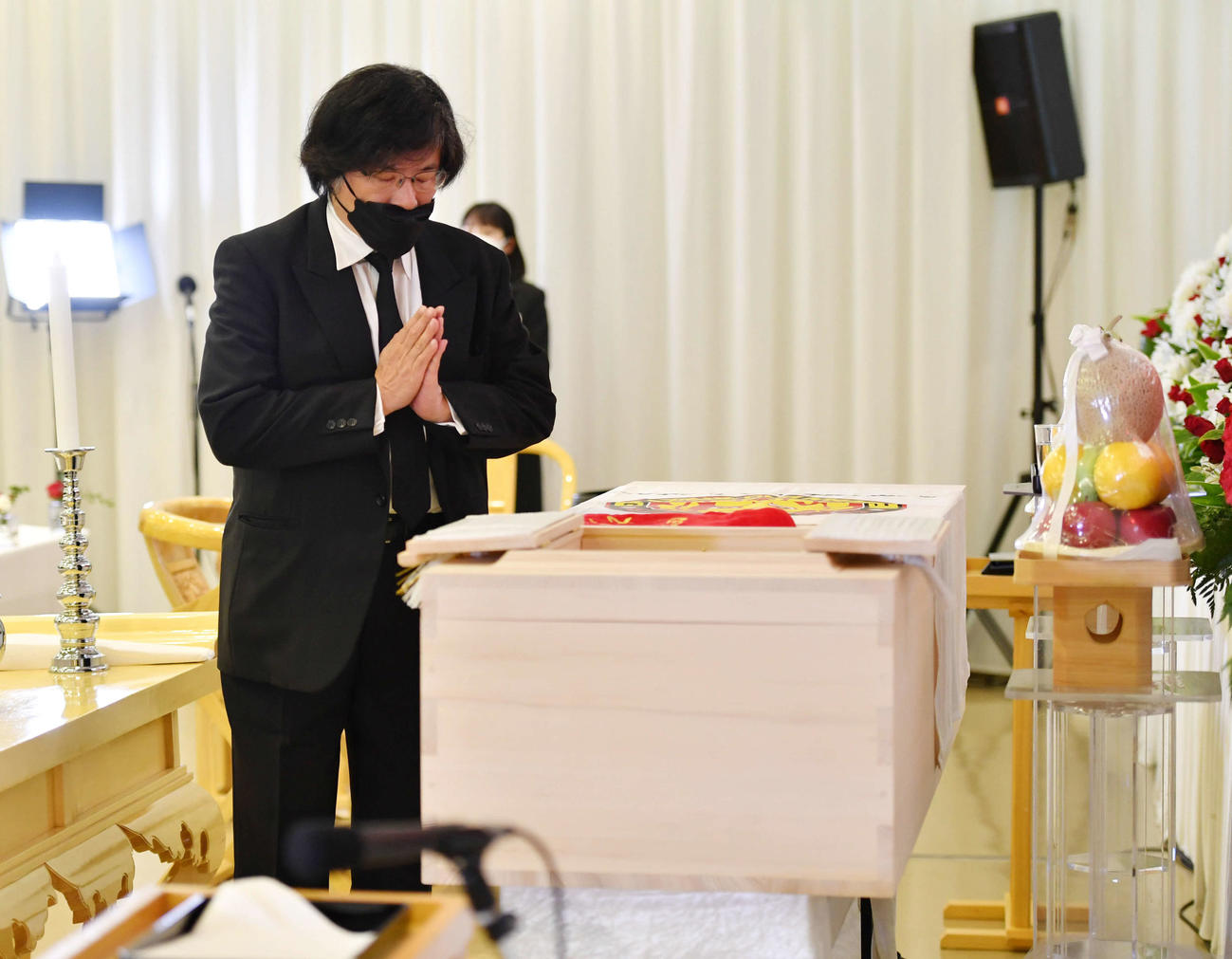 通夜に訪れたブシロードの木谷高明会長〓（○の中に小文字のC）IGF
