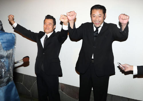 アントニオ猪木さん戒名に 闘魂 と 寛至 家族葬も通夜に藤波辰爾 前田日明氏ら100人超 プロレス写真ニュース 日刊スポーツ