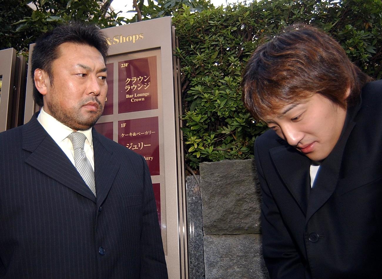 05年03月、全日本プロレスを「卒業」した川田利明ににらみつけられおびえた表情をするタイチ
