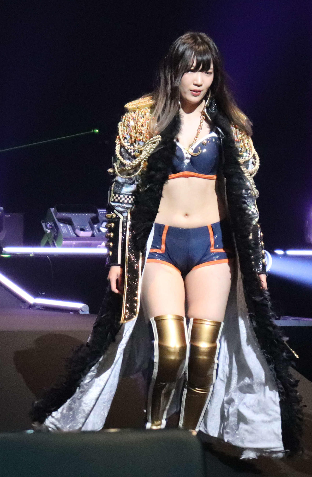 スターダムとどろき大会　勝者髪切りマッチに登場したレディ・C（撮影・渋谷征平）