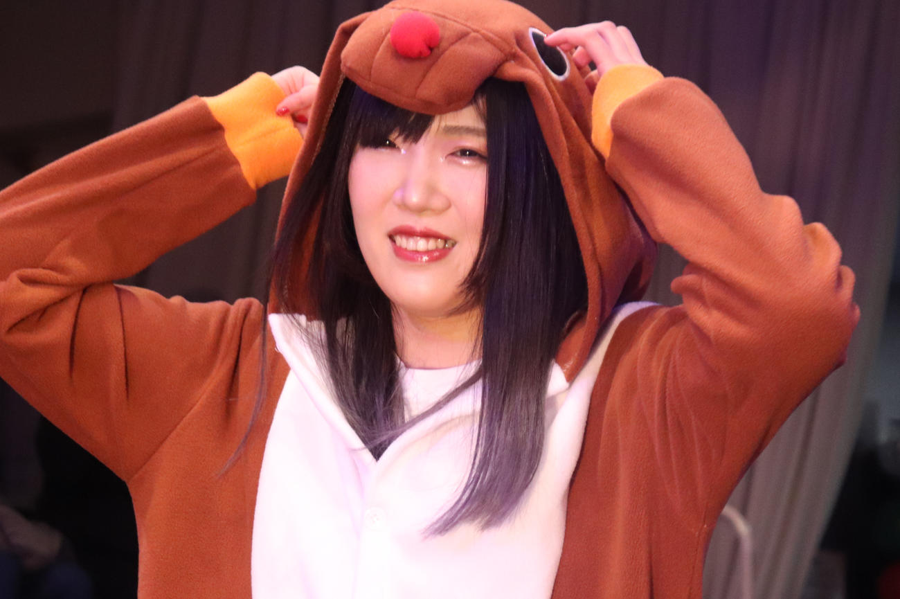 スターダム後楽園大会　トナカイの格好で登場したレディ・C（撮影・渋谷征平）