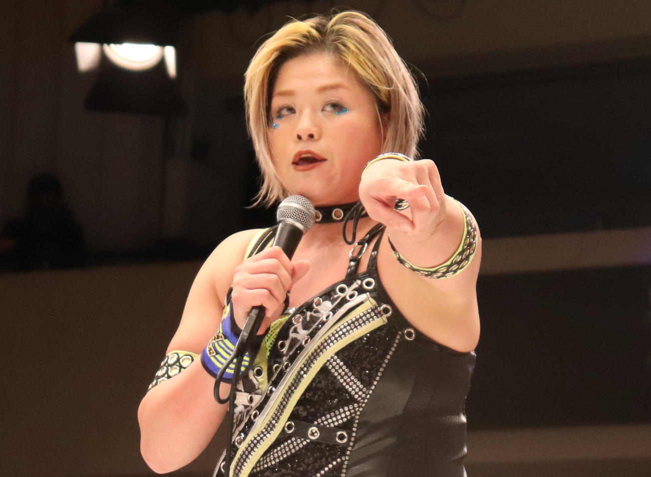 スターダム後楽園大会　中野たむ&なつぽいのタッグ「meltear（＝メルティア）」に改めて宣戦布告をする高橋奈七永（撮影・渋谷征平）