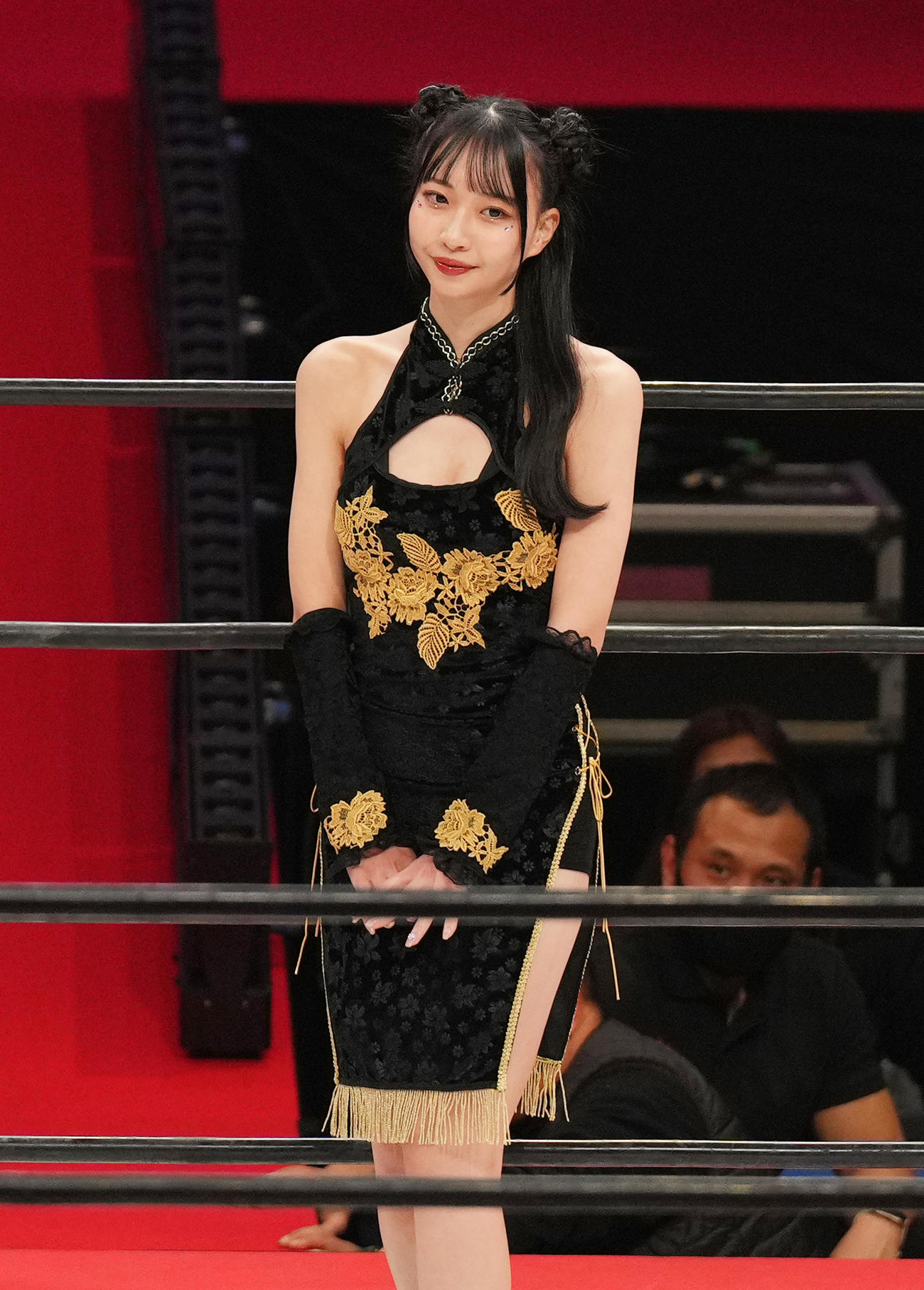 「INOKI BOM－MA－YE×巌流島」で会場を盛り上げるラウンドガール（撮影・菅敏）