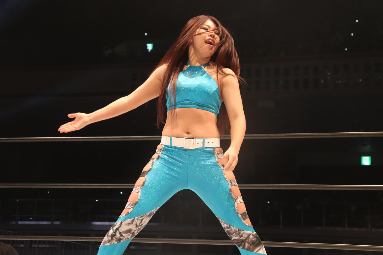 スターダム両国大会　闘志を全面に出す葉月（撮影・渋谷征平）