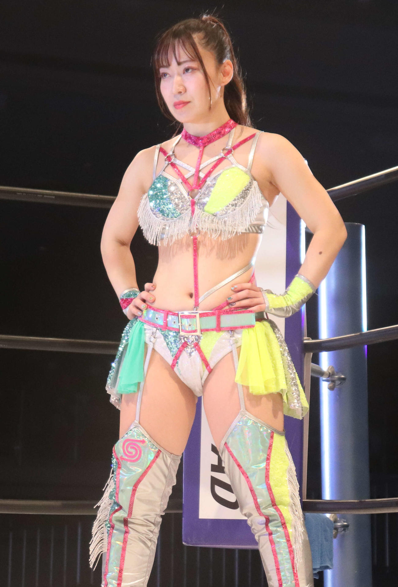 スターダム両国大会　試合前に相手をにらみつける清水ひかり（撮影・渋谷征平）